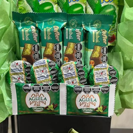 box con chocolates green 